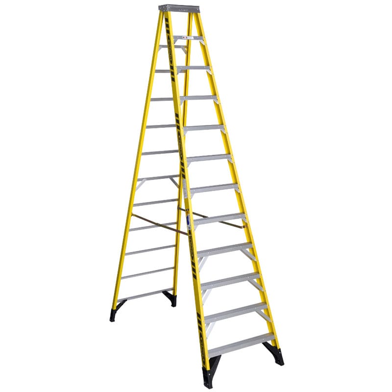 Werner 7312 12 ft. H Fiberglass Step Ladder Type IAA 375 lb. cap.